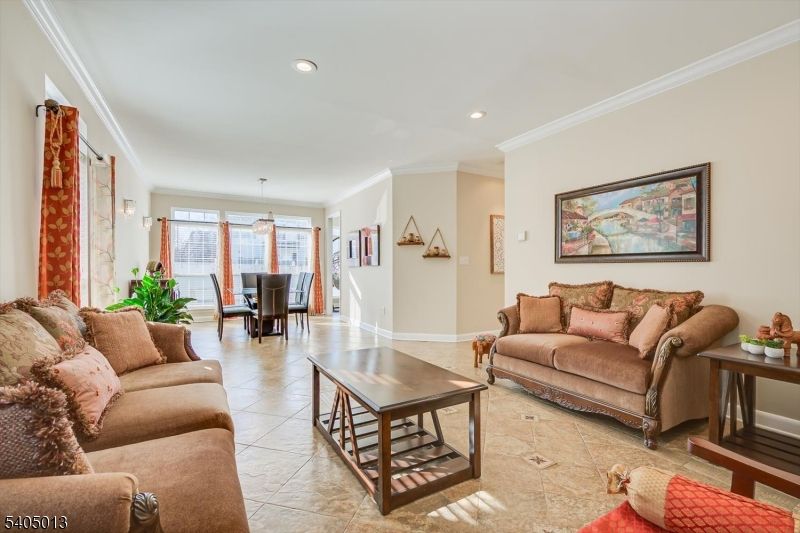 Dining room, Interior, Living room, Pendant Lights, Recessed Lighting
