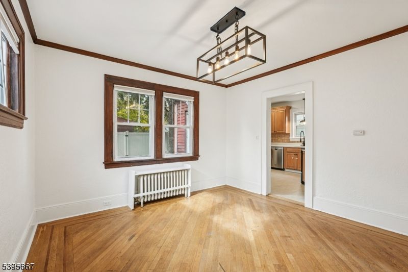 Empty room, Interior, Pendant Lights, Wood Texture Flooring