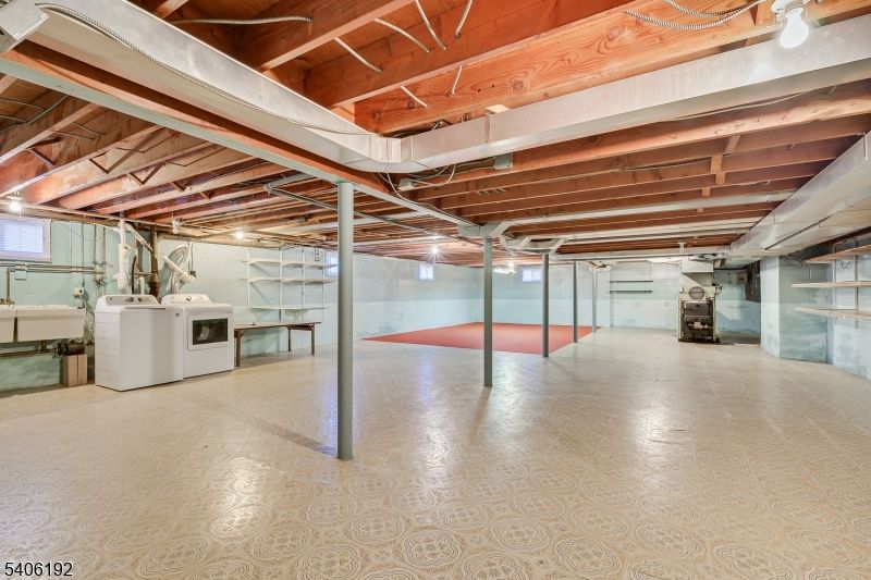 Interior, Washer, Wooden Beams