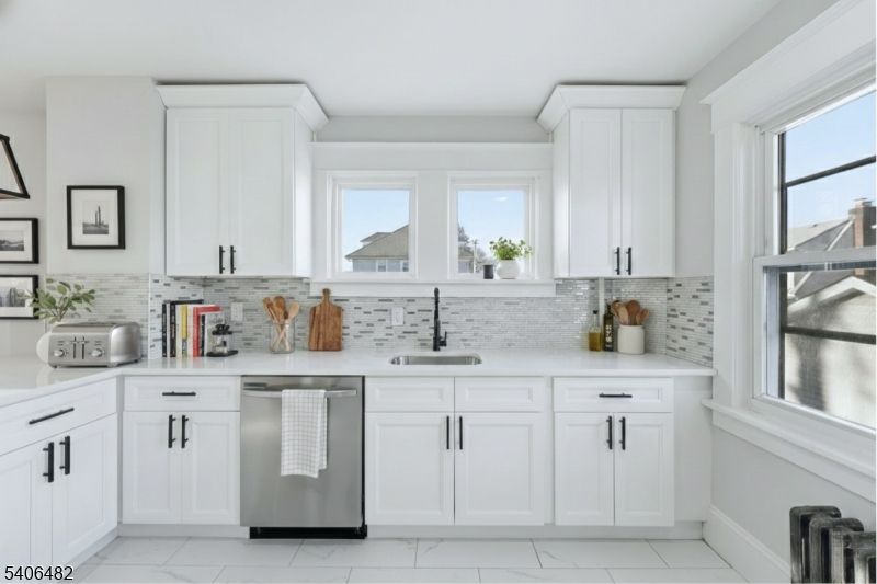 Interior, Kitchen, Marble, Stainless Steel Appliances