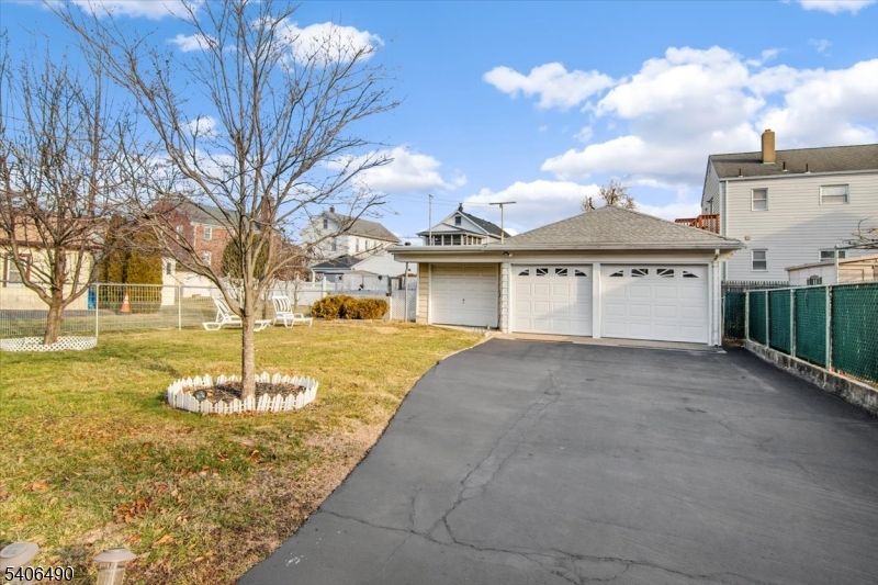 Backyard, Detached Garage, Exterior