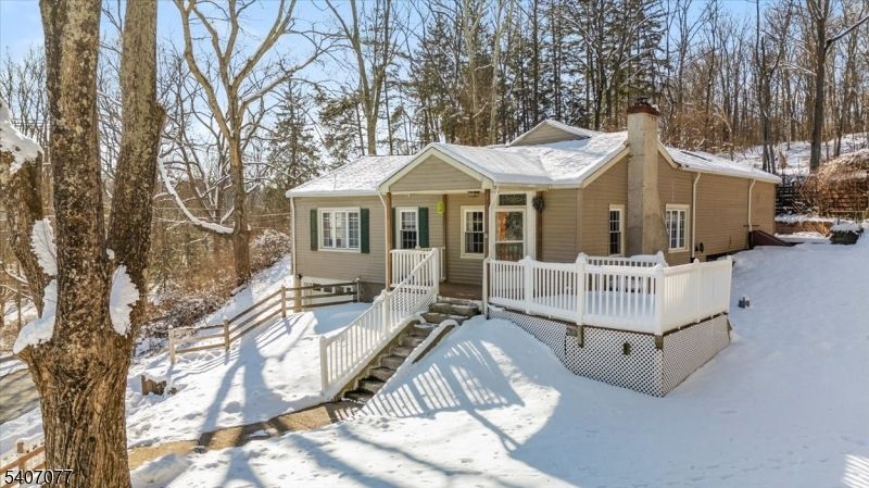 Backyard, Exterior, Facade, Cape Cod