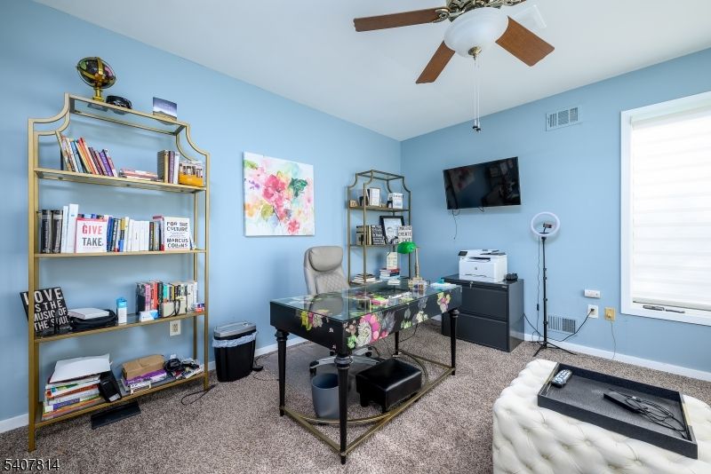 Home Office, Interior