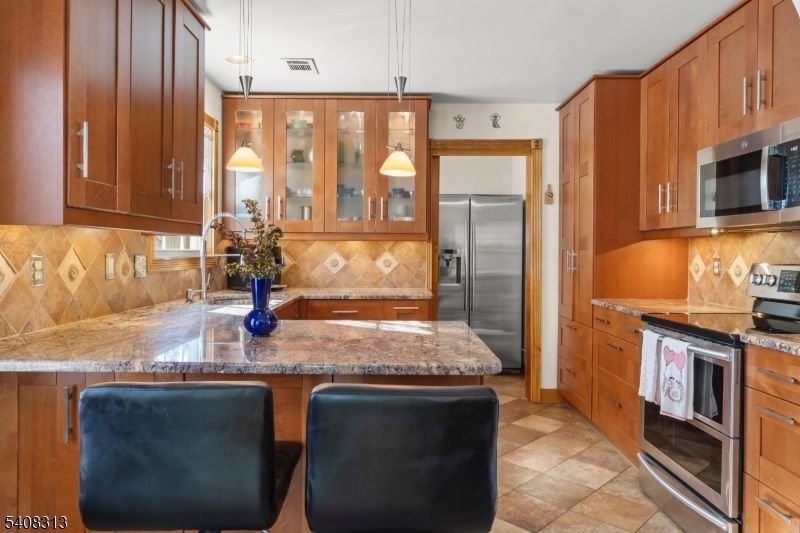 Interior, Kitchen, Pendant Lights, Stainless Steel Appliances