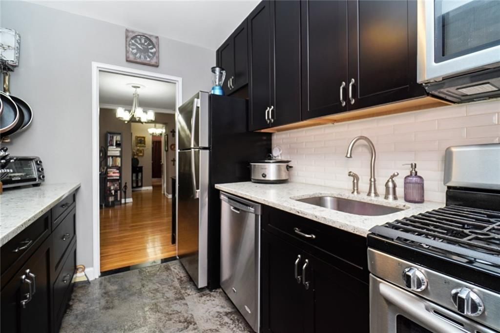 Chandelier, Interior, Kitchen, Stainless Steel Appliances, Wood Texture Flooring