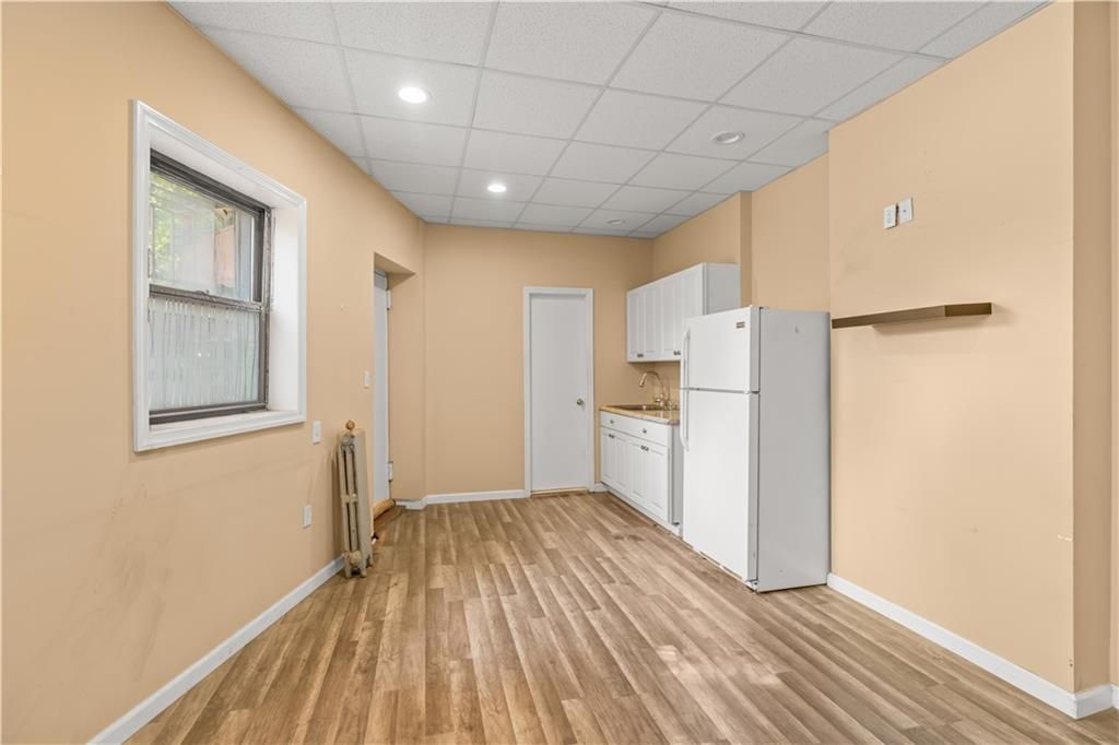 Empty room, Interior, Kitchen, Recessed Lighting, Wood Texture Flooring