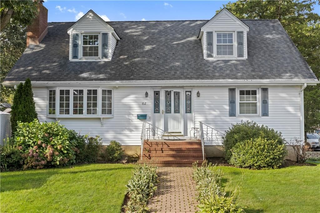 Exterior, Facade, Cape Cod