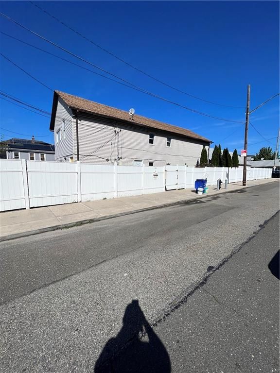 Detached Garage, Exterior