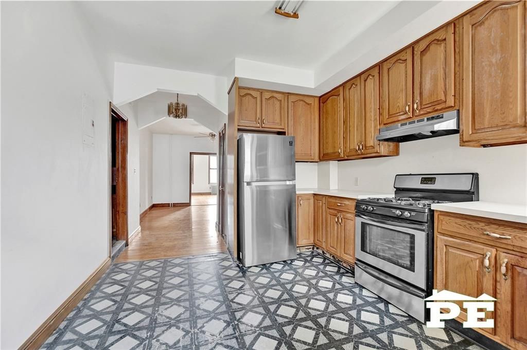 Interior, Kitchen, Pendant Lights, Wood Texture Flooring