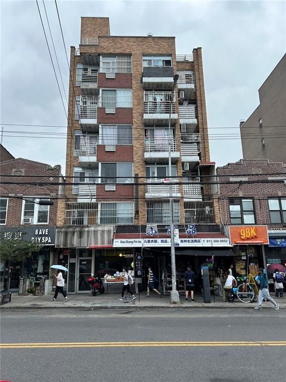 Exterior, Facade, Condo Building