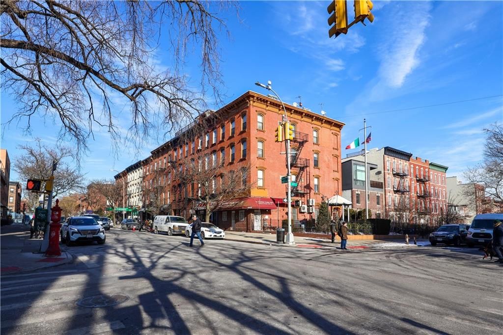 Exterior, Facade, Chicago School