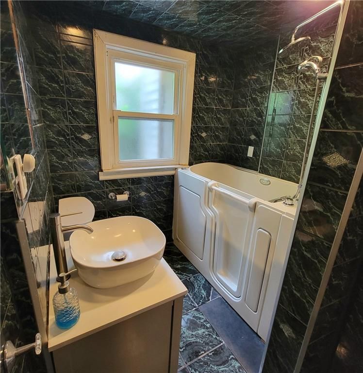 Bathroom, Interior, Marble Walls