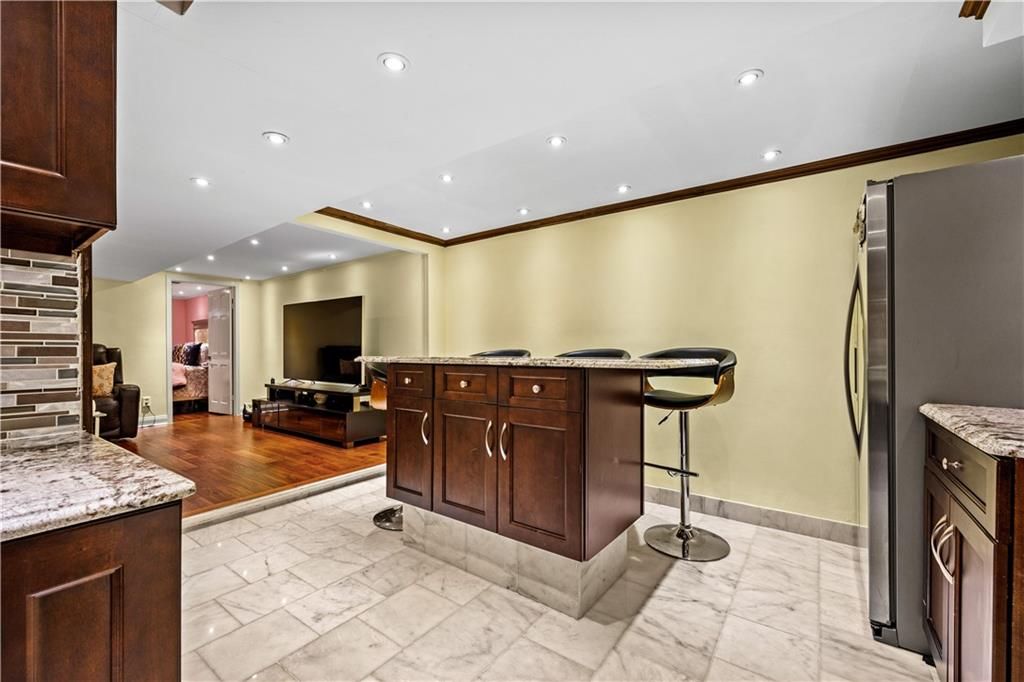 Interior, Living room, Marble, Recessed Lighting, Wood Texture Flooring