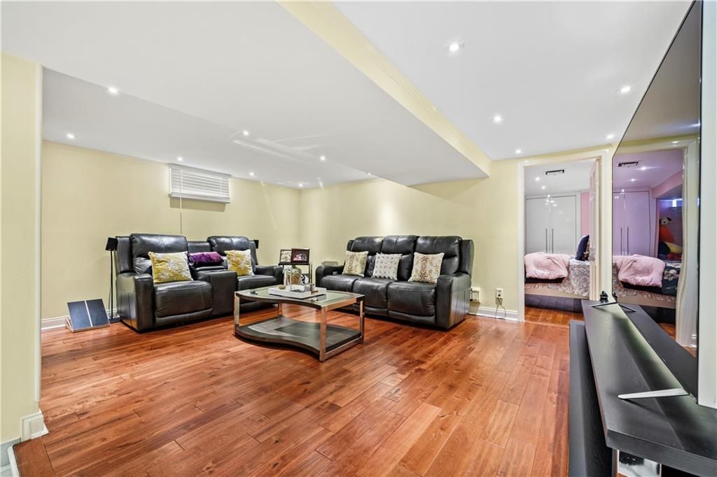 Bedroom, Interior, Living room, Recessed Lighting, Wood Texture Flooring