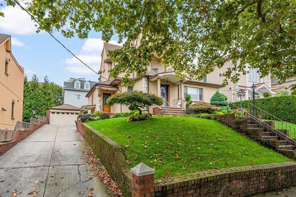 Backyard, Exterior, Facade, Spanish Mediterranean