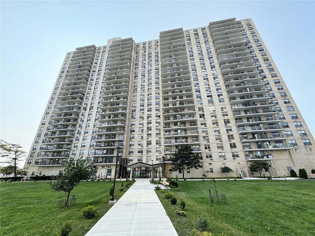 Exterior, Facade, Condo Building