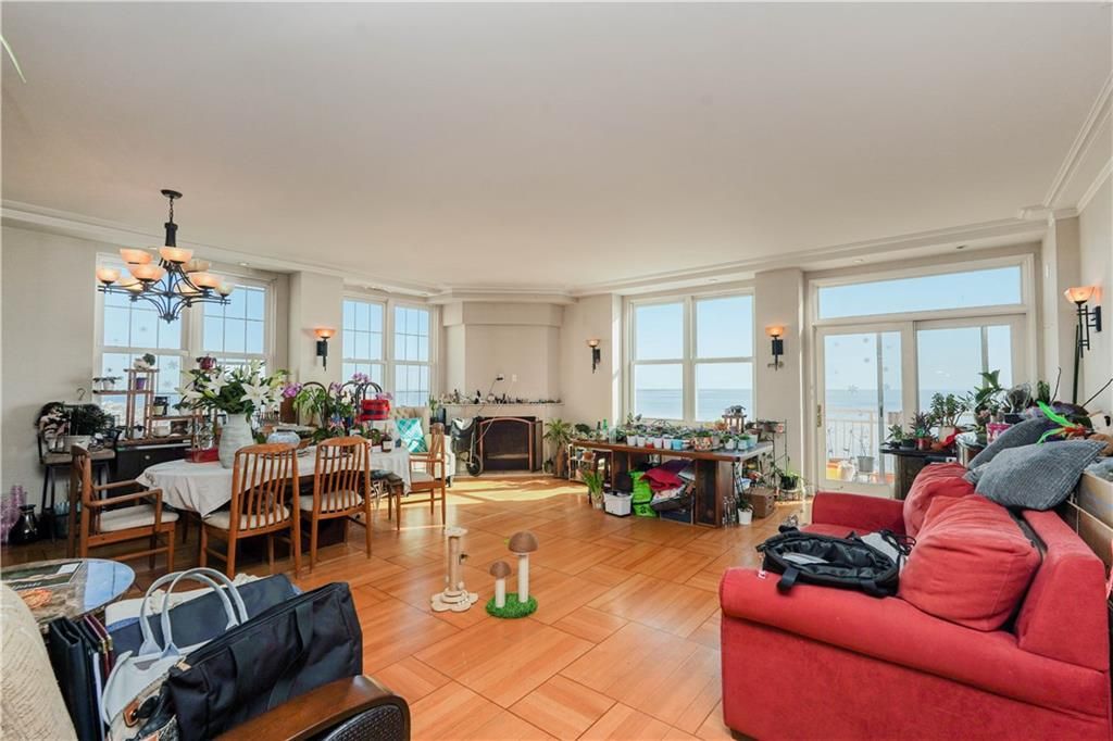 Chandelier, Dining room, Fireplace, Interior, Living room, Water