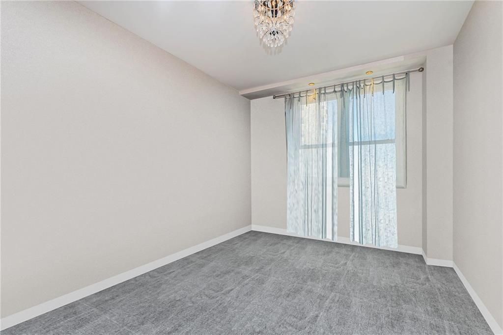 Chandelier, Empty room, Interior