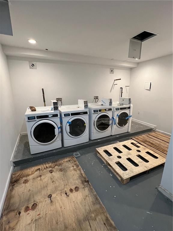 Interior, Recessed Lighting, Washer, Wood Texture Flooring