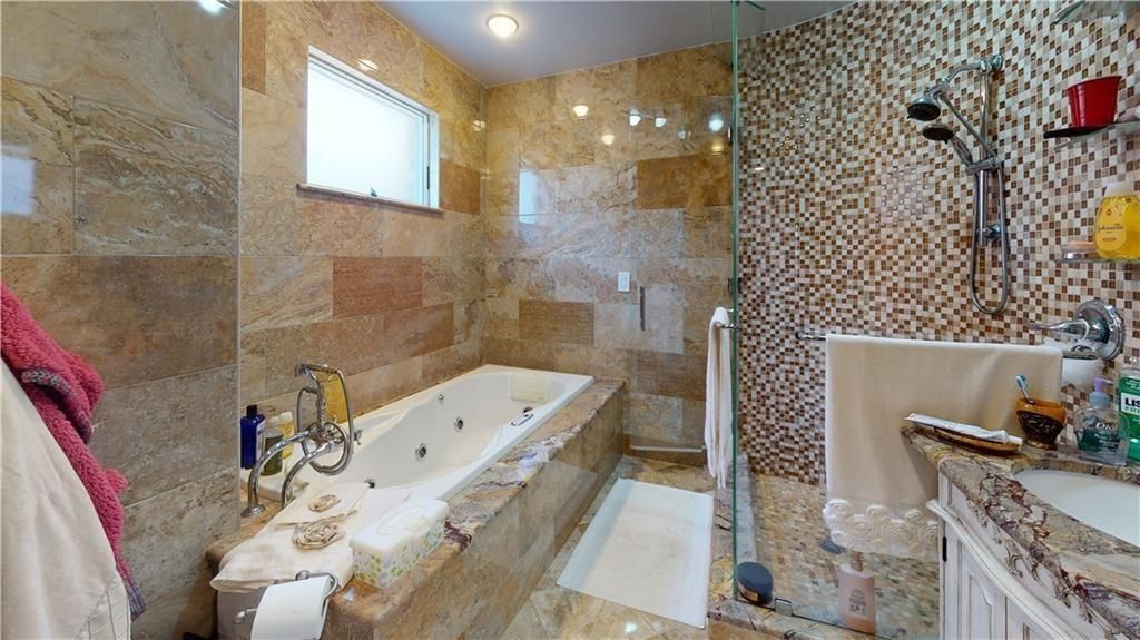 Bathroom, Interior, Recessed Lighting