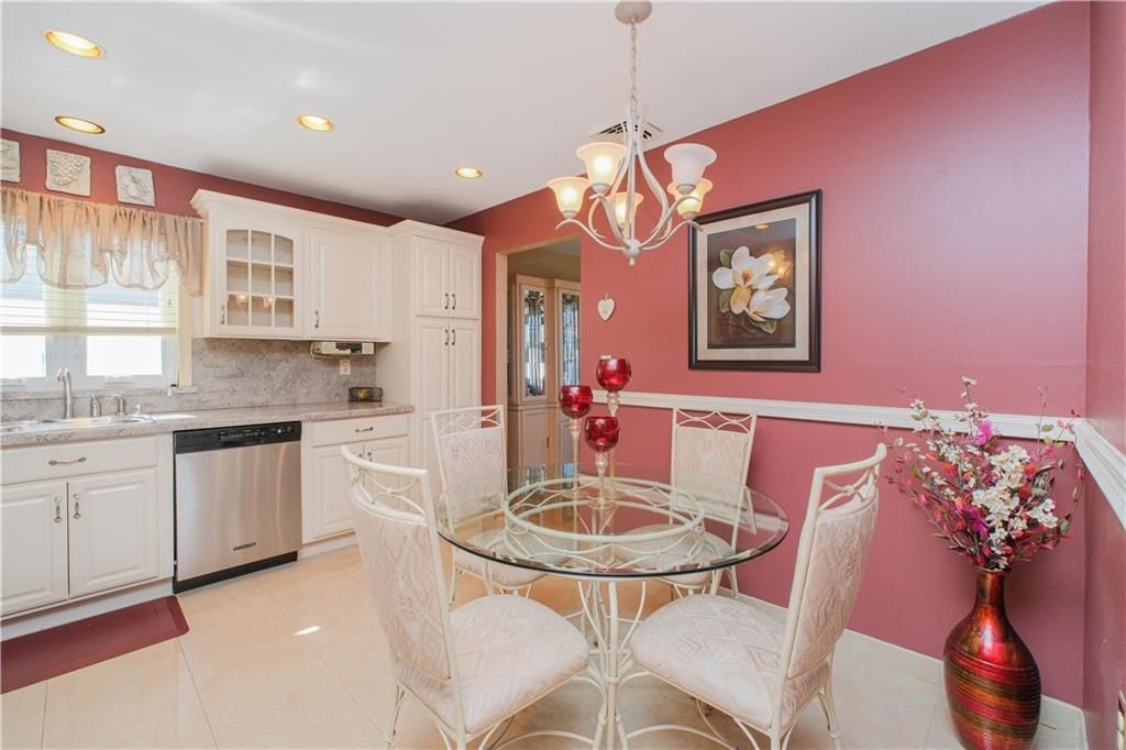 Chandelier, Dining room, Interior, Kitchen, Recessed Lighting