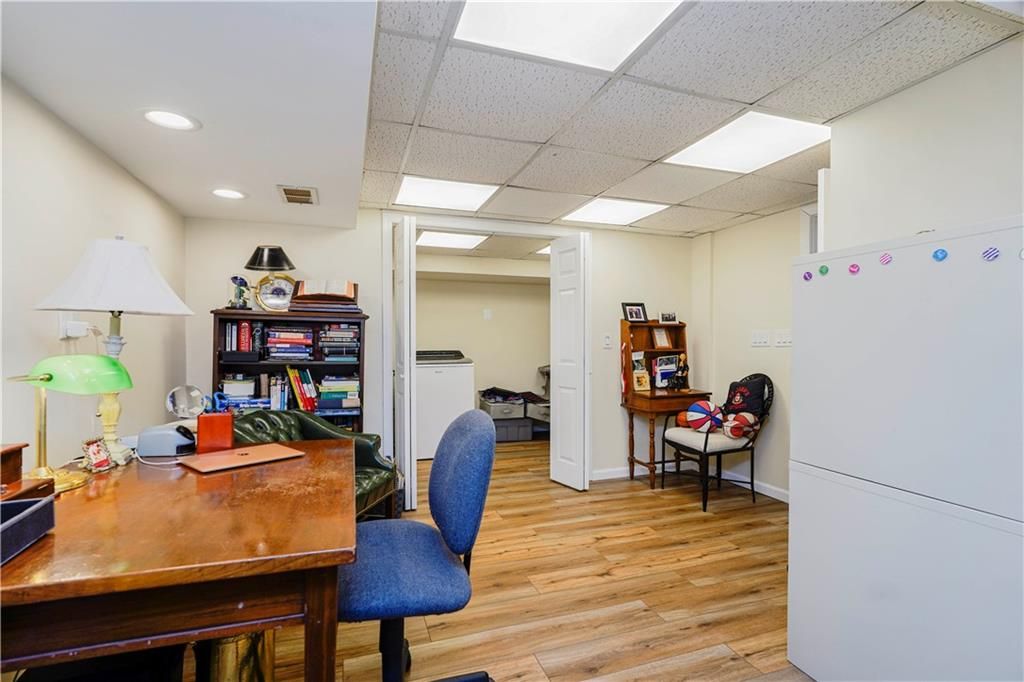 Home Office, Interior, Recessed Lighting, Wood Texture Flooring