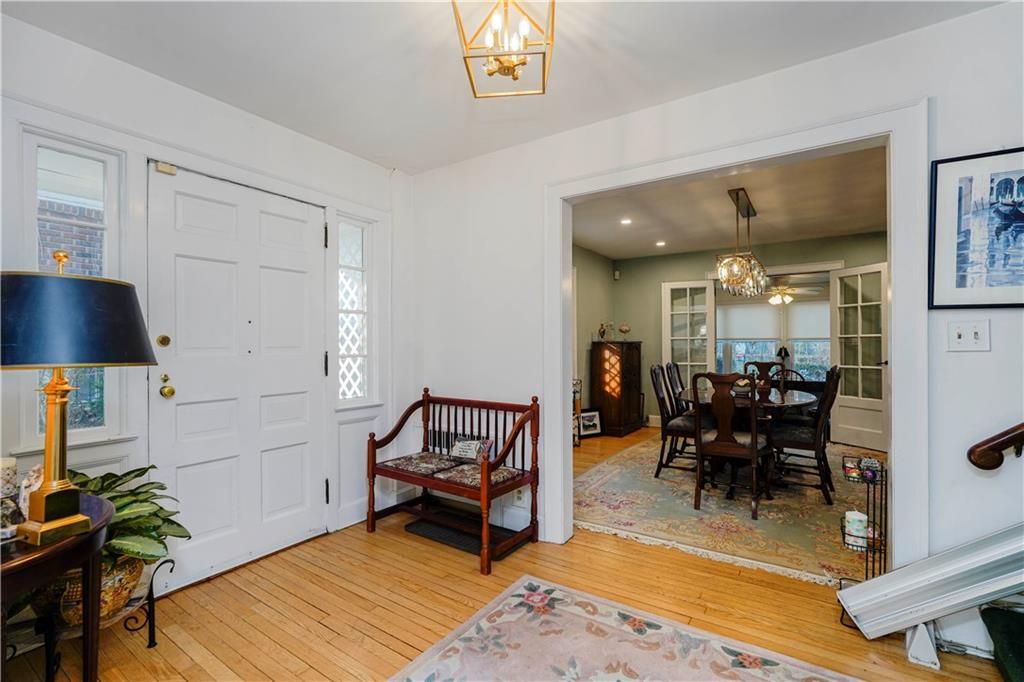 Chandelier, Dining room, Interior, Recessed Lighting, Wood Texture Flooring