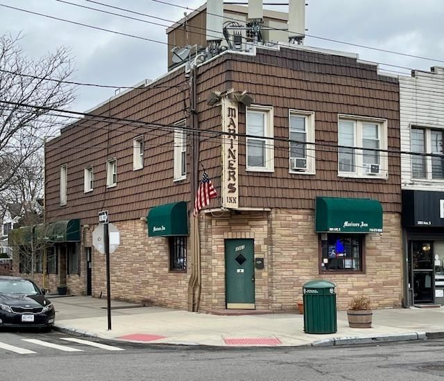 Exterior, Facade, Brick Facade, Rowhouse
