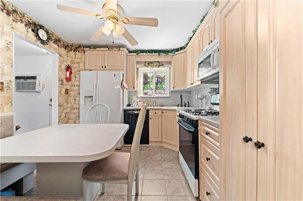 Dining room, Interior, Kitchen