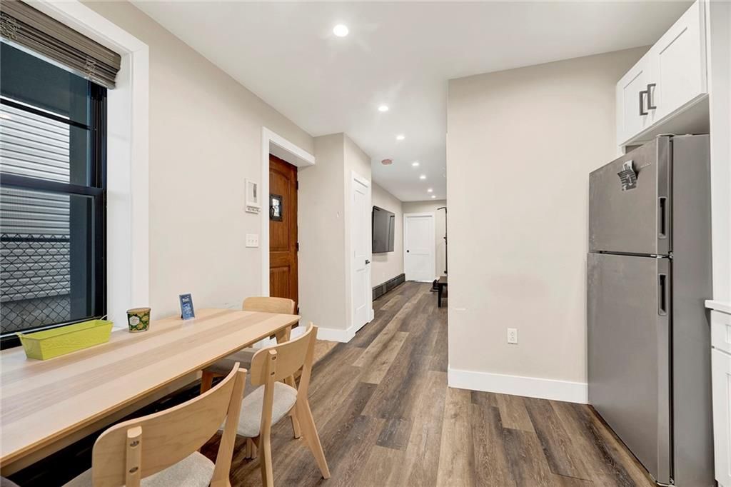 Dining room, Interior, Kitchen, Recessed Lighting, Wood Texture Flooring