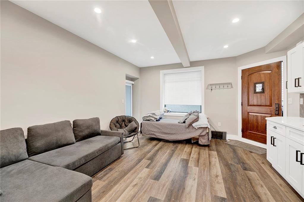 Bedroom, Interior, Living room, Recessed Lighting, Wood Texture Flooring