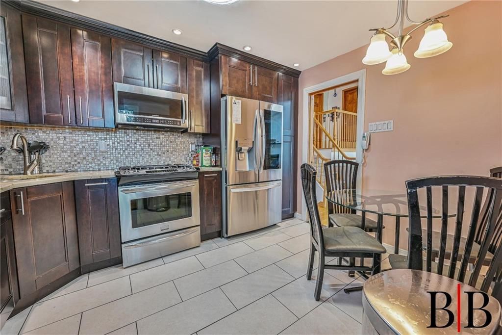 Dining room, Interior, Kitchen, Recessed Lighting, Stainless Steel Appliances