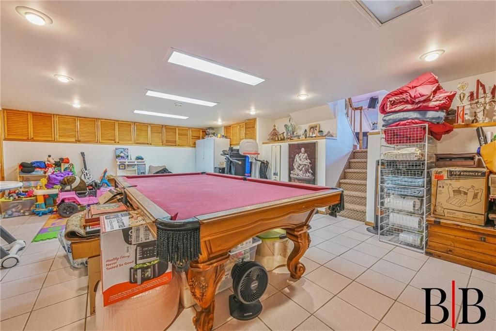Billiard Table, Game Room, Interior, Recessed Lighting