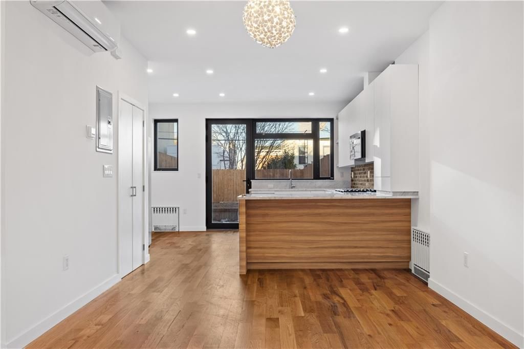 Interior, Pendant Lights, Recessed Lighting, Wood Texture Flooring