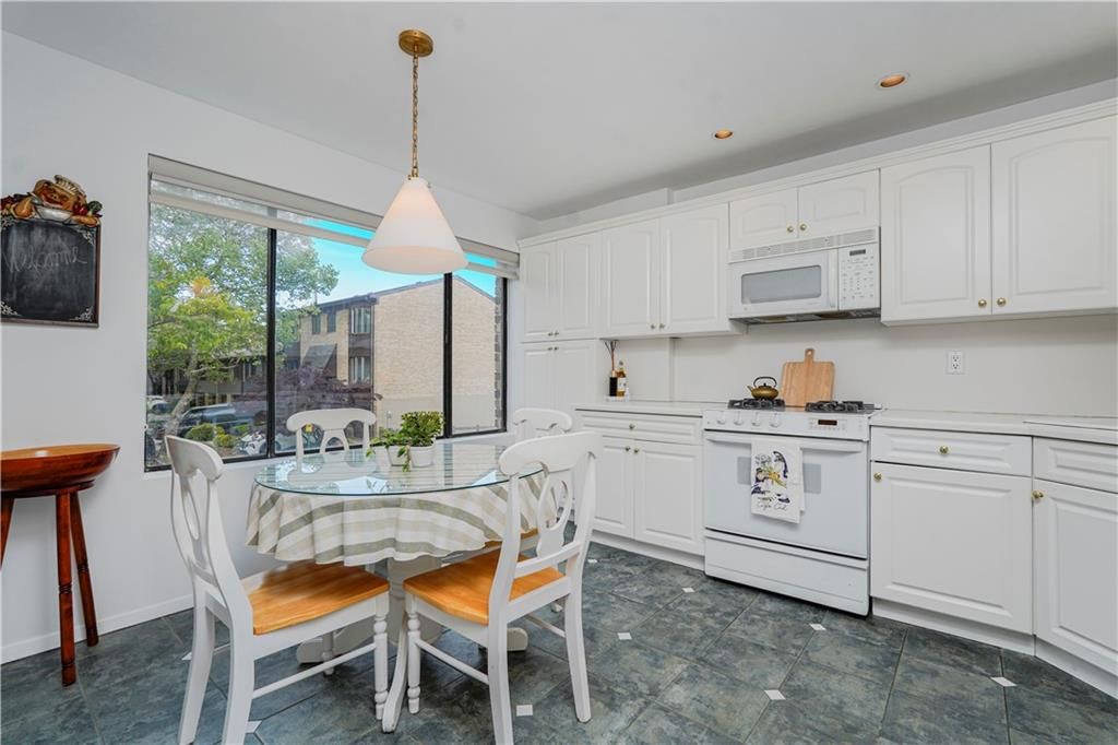 Dining room, Interior, Kitchen, Pendant Lights, Recessed Lighting
