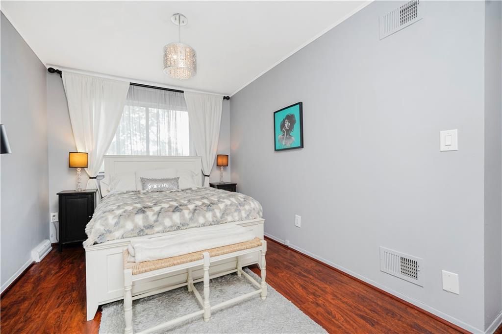 Bedroom, Interior, Pendant Lights, Wood Texture Flooring