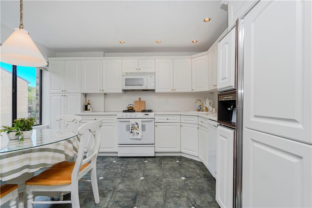 Dining room, Interior, Kitchen, Pendant Lights, Recessed Lighting