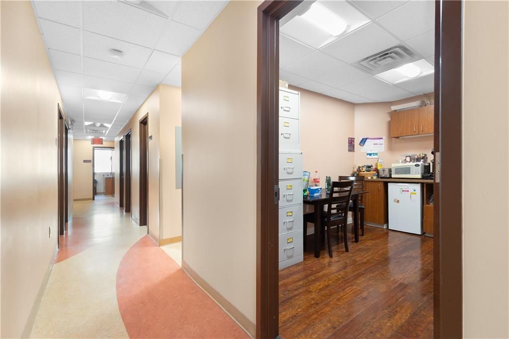 Dining room, Interior, Kitchen, Recessed Lighting, Wood Texture Flooring
