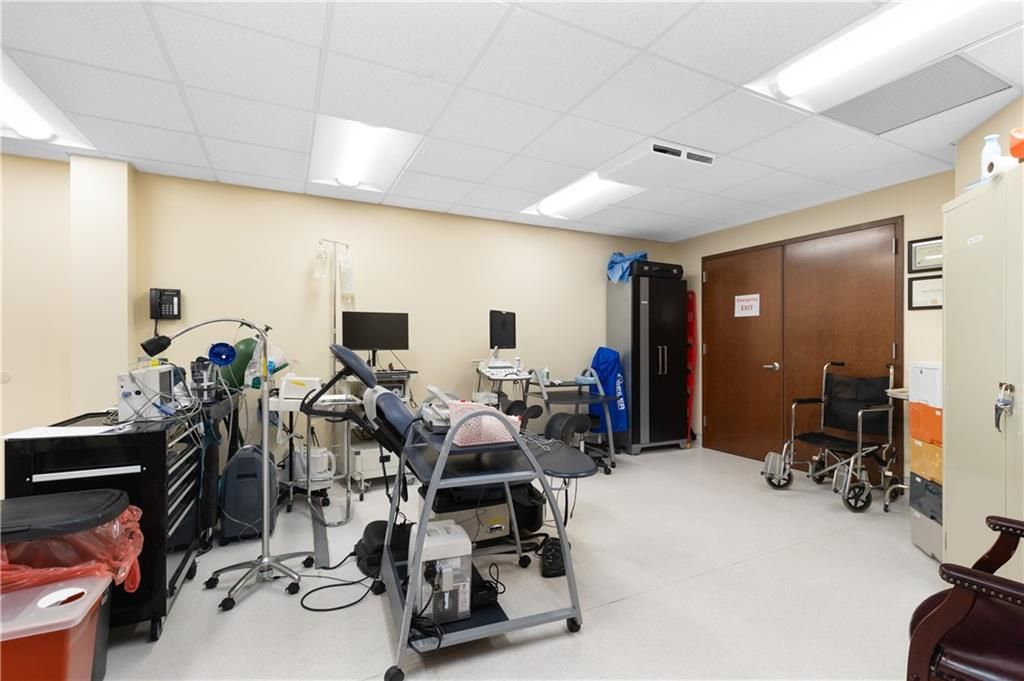 Fitness Equipment, Interior, Recessed Lighting