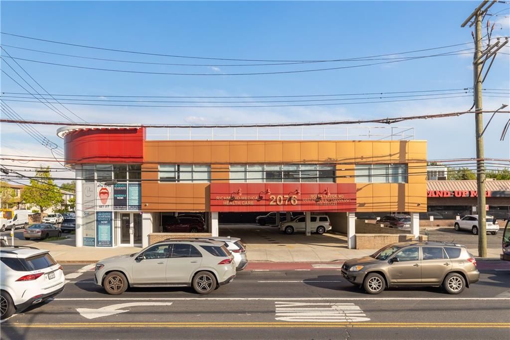 Exterior, Facade, None