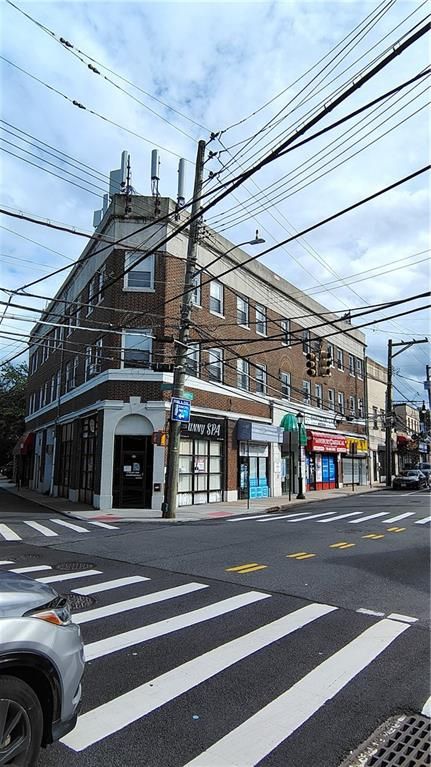 Exterior, Facade, Chicago School