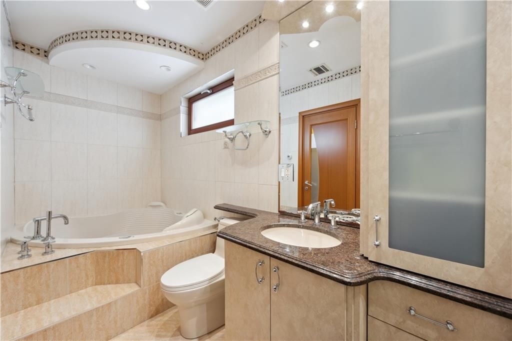 Bathroom, Interior, Recessed Lighting