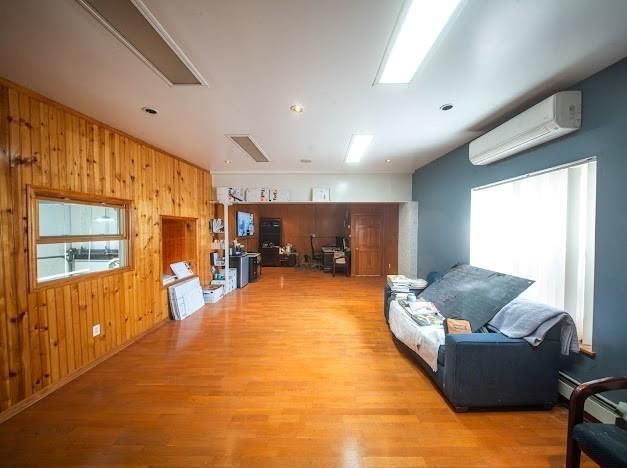 Interior, Recessed Lighting, Wood Texture Flooring, Wooden Walls