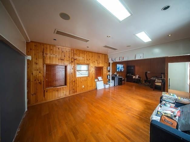 Interior, Recessed Lighting, Wood Texture Flooring, Wooden Walls