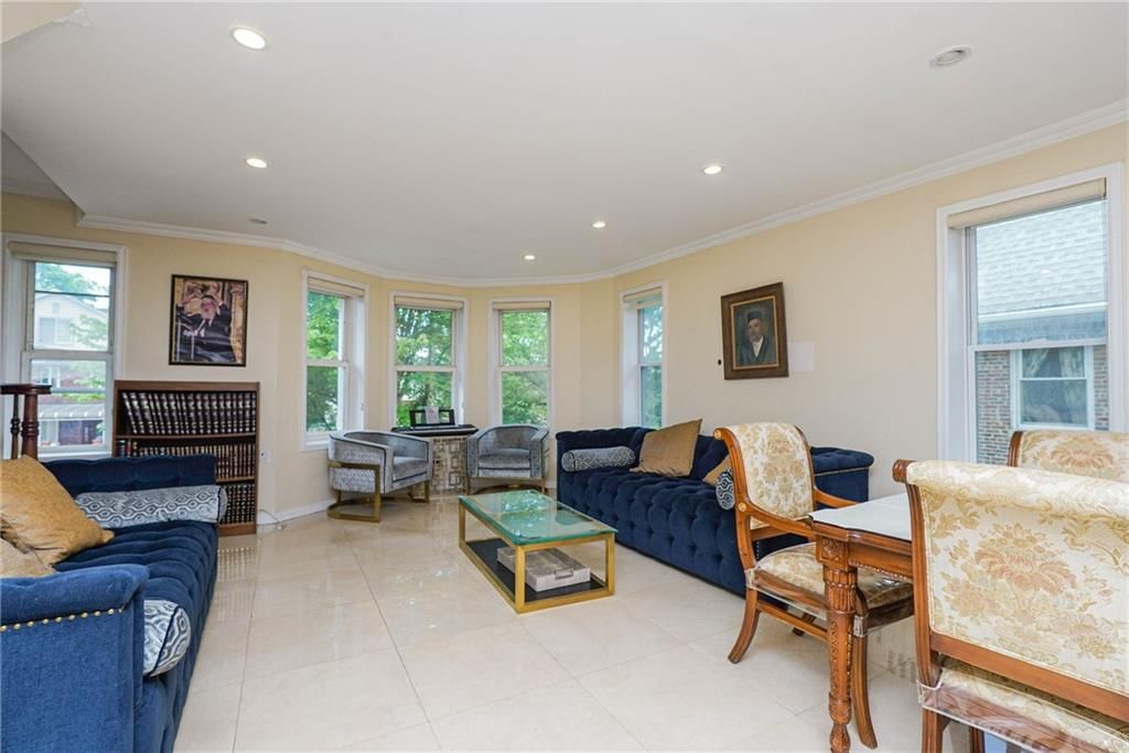 Dining room, Interior, Living room, Recessed Lighting