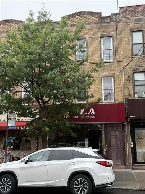 Exterior, Facade, Brick Facade, Rowhouse