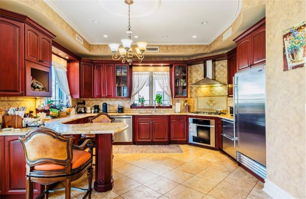 Chandelier, Interior, Kitchen, Recessed Lighting, Stainless Steel Appliances