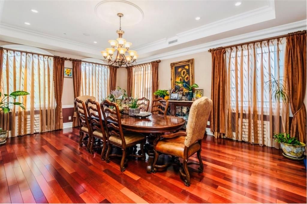 Chandelier, Dining room, Interior, Recessed Lighting, Wood Texture Flooring