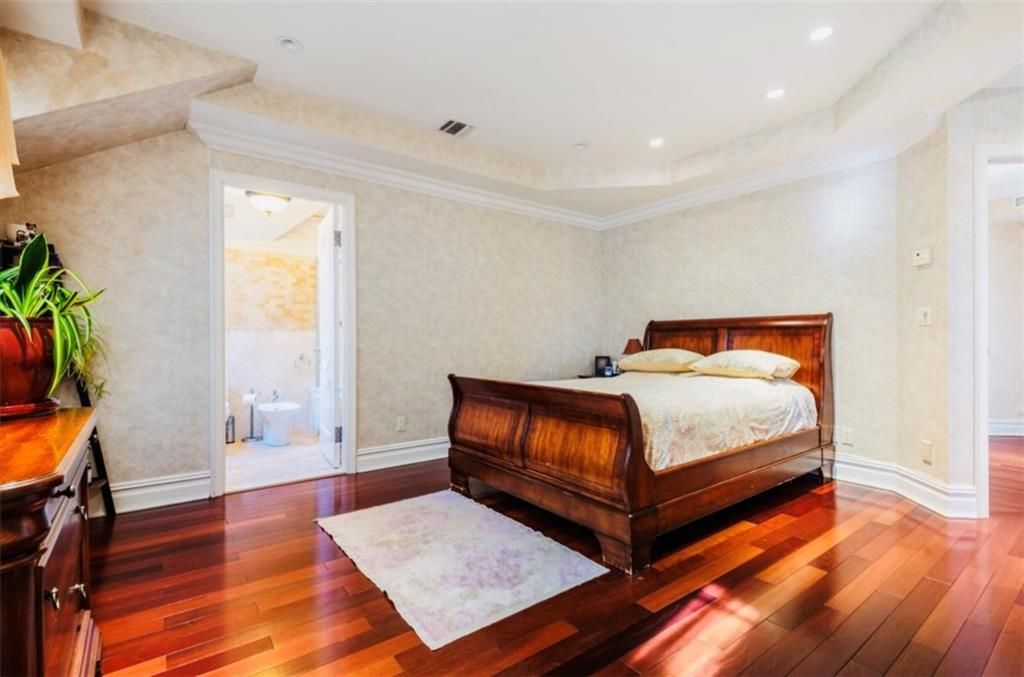 Bathroom, Bedroom, Interior, Recessed Lighting, Wood Texture Flooring