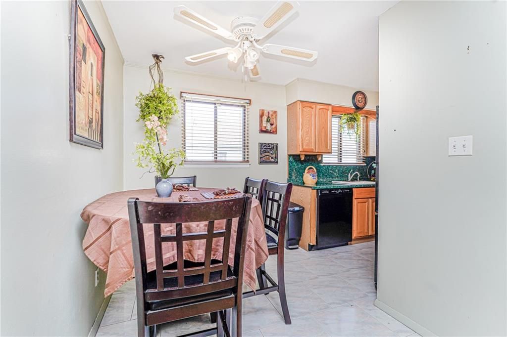 Dining room, Interior, Marble